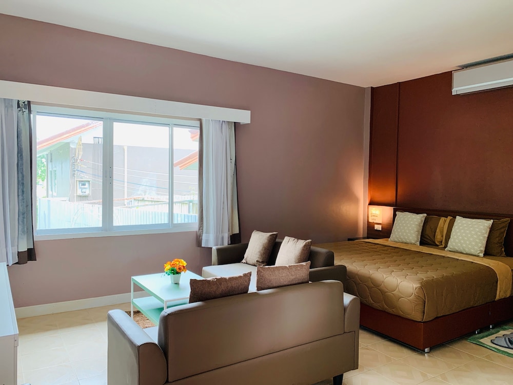Deluxe, Pavilion, King Bed, Front View، Bella Vista Beach Resort Koh Lipe 8/10