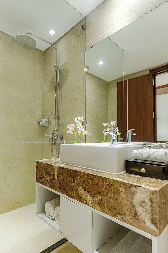 Pavilion Hotel Da Nang 76/77
