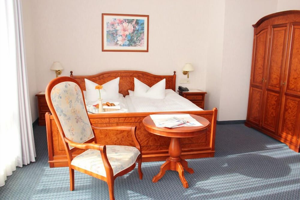 Hotel Ascania 8/20