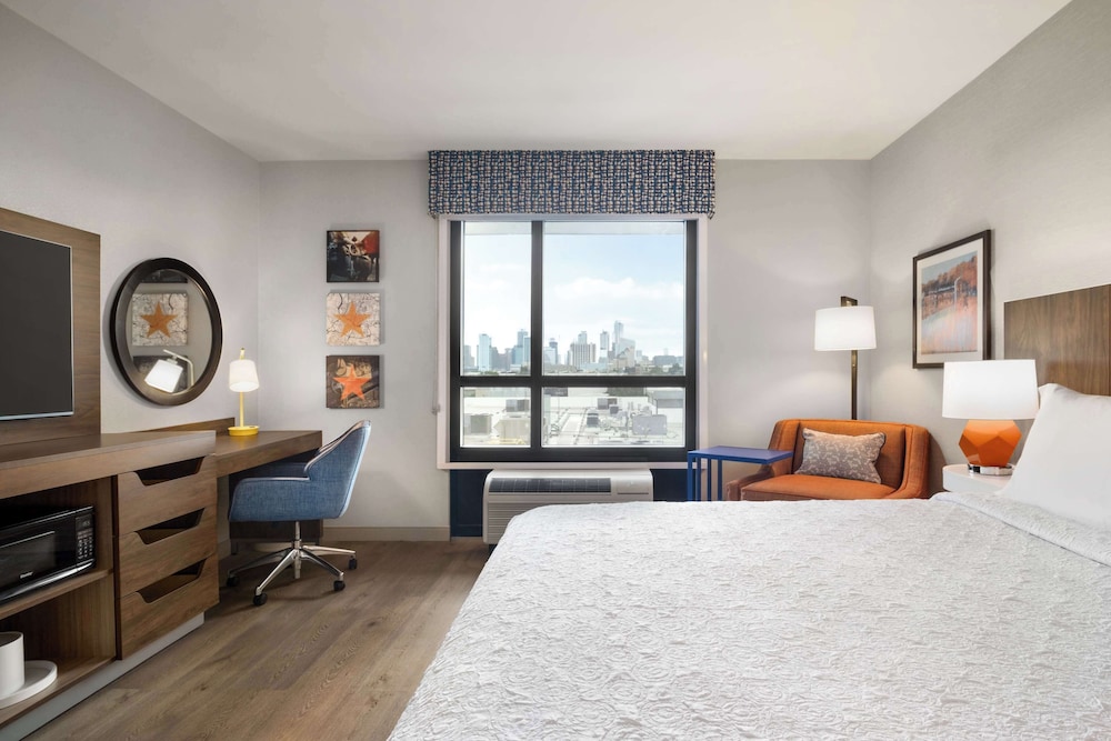 ROOM, KING BED, CITY VIEW
