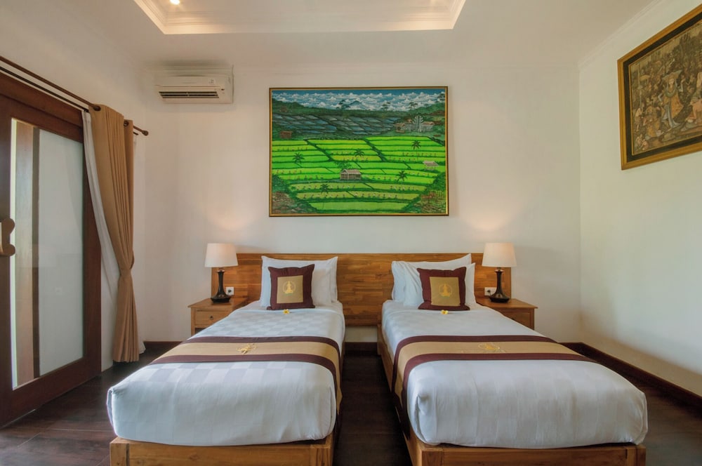 DELUXE, TWIN BEDS, GARDEN VIEW, BALCONY