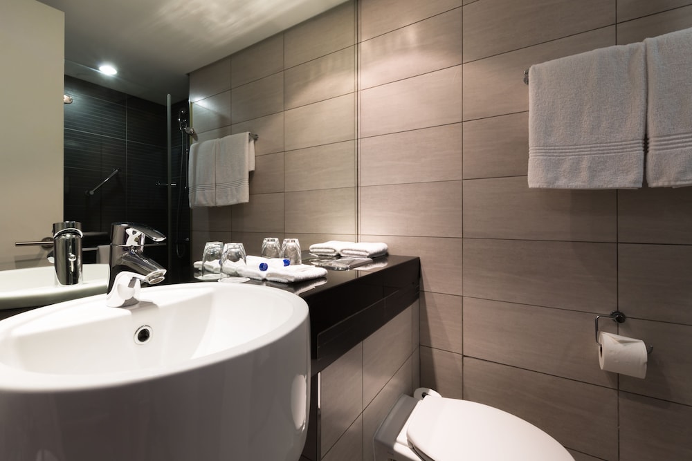 HOLIDAY INN EXPRESS DURBAN - UMHLANGA 43/83