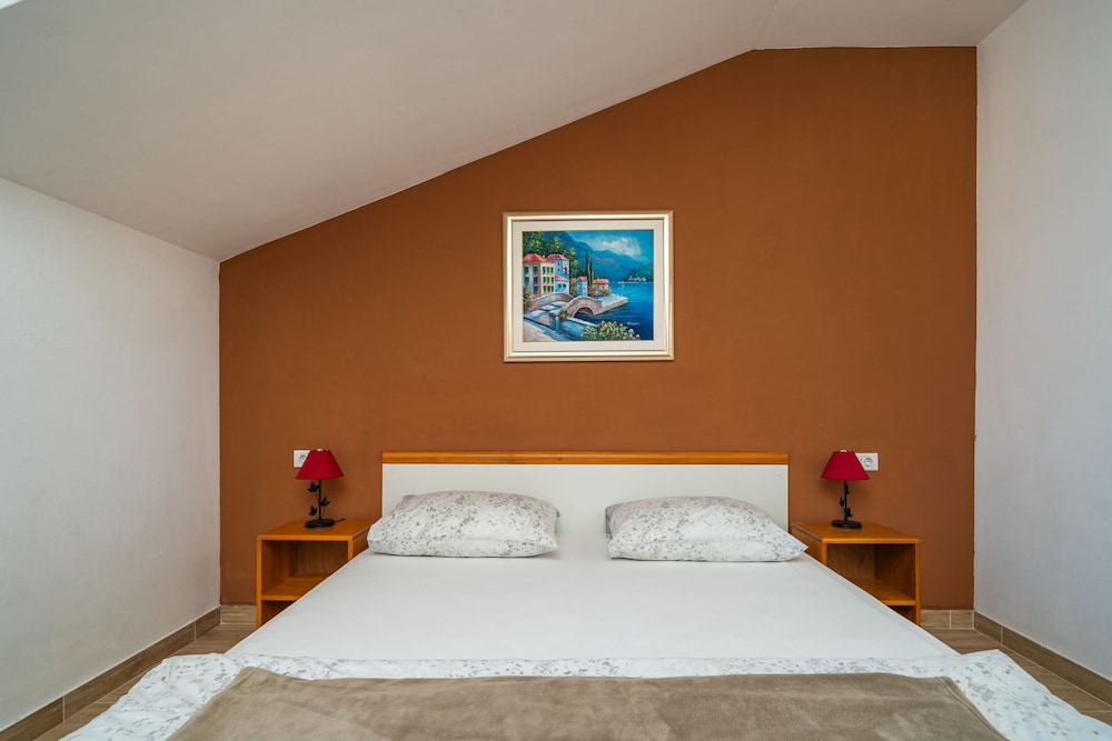 APARTMENTS SENJO 18/76