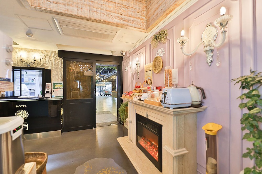 Hotel February Suseong 5/87