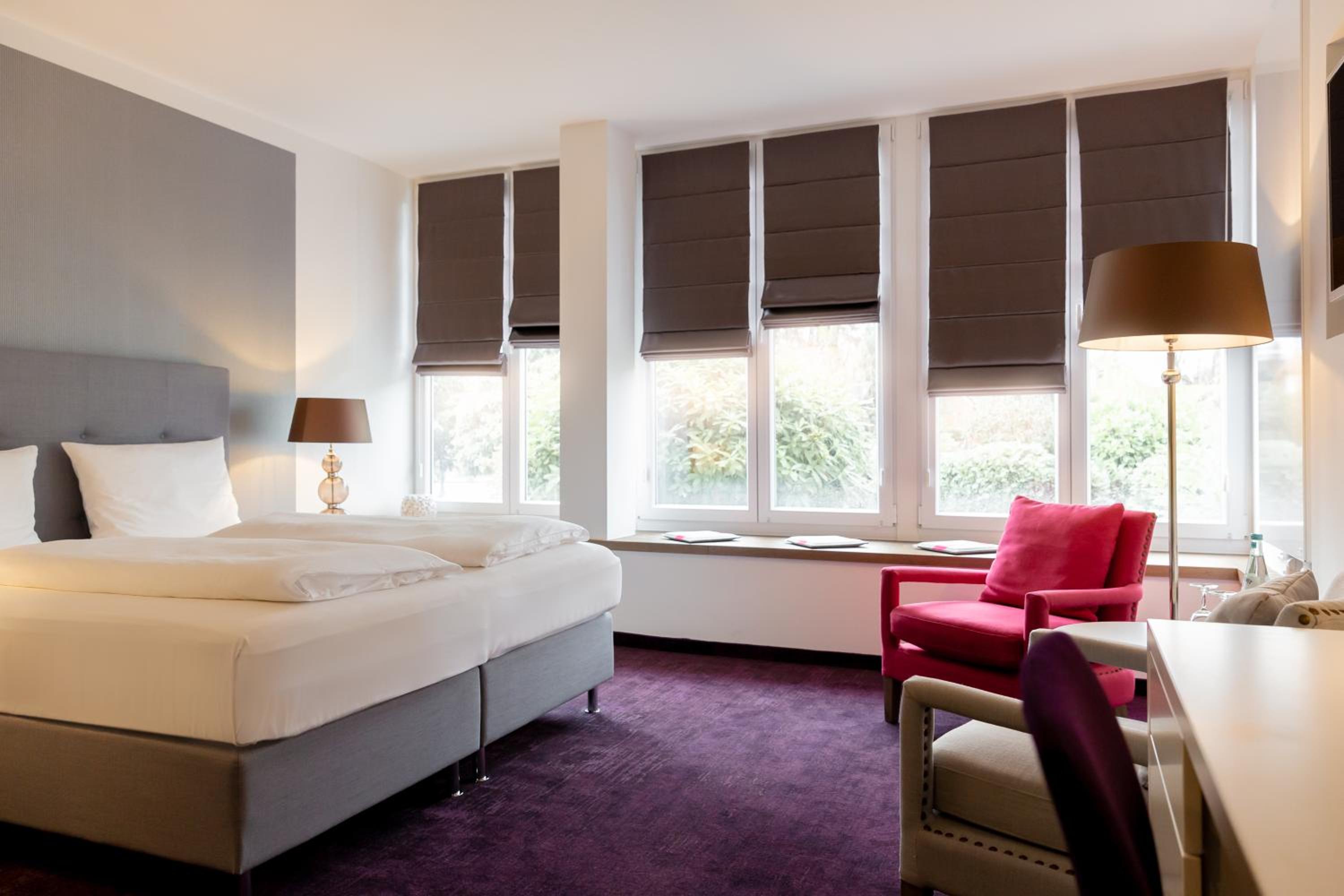 Deluxe, Double Bed