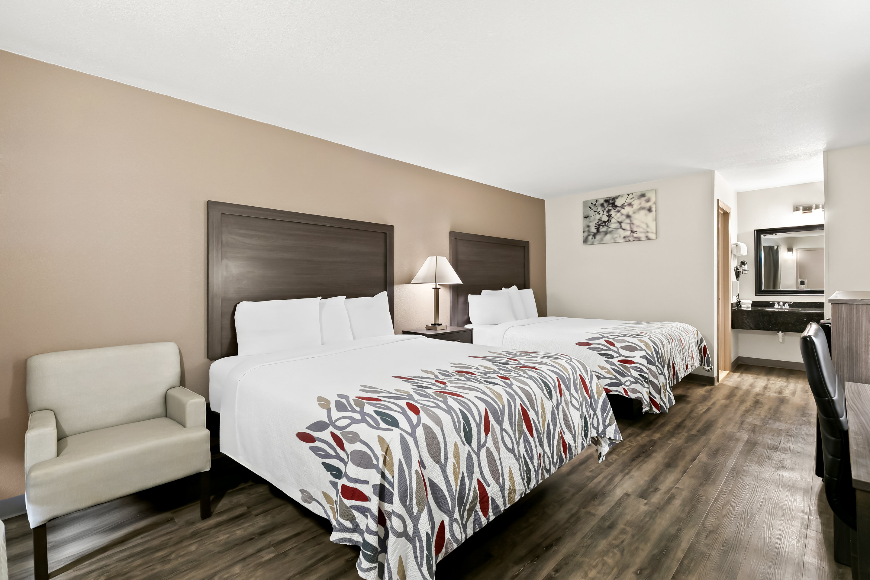 Red Roof Inn and Suites Duncan 13/21