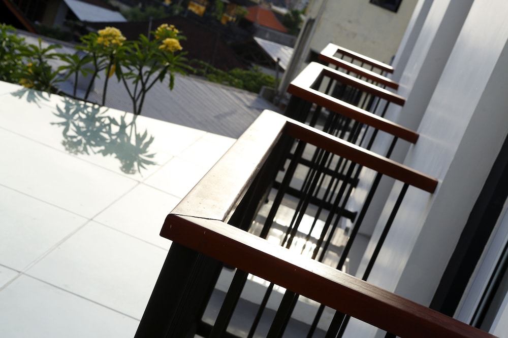 Amaris Teuku Umar 4/52