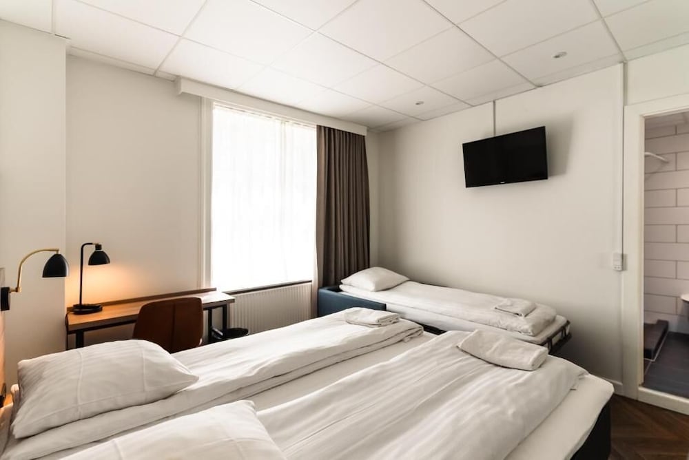 STANDARD, TRIPLE, DOUBLE BED, PRIVATE BATHROOM, SOFA