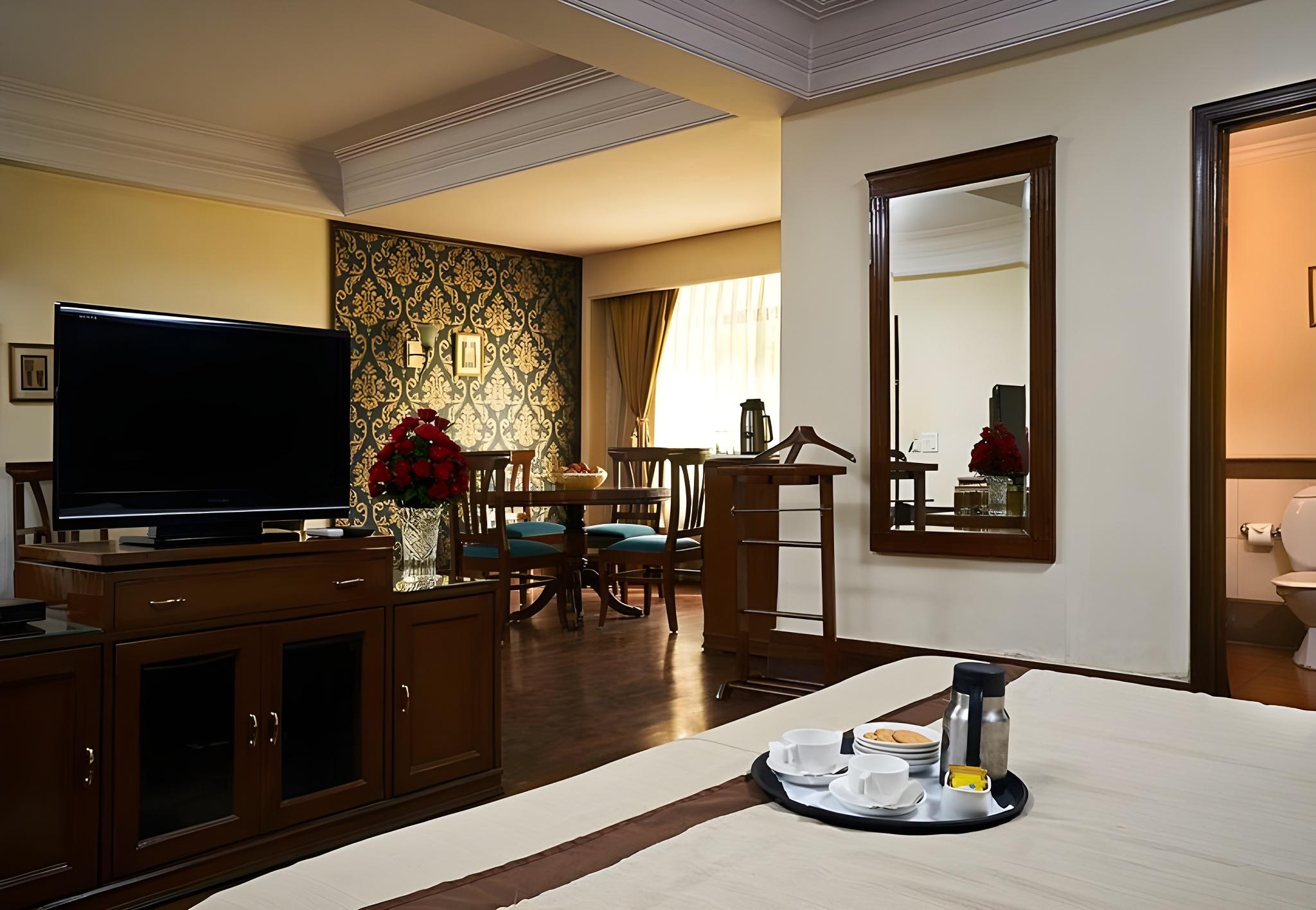 QUTUB RESIDENCY 21/31