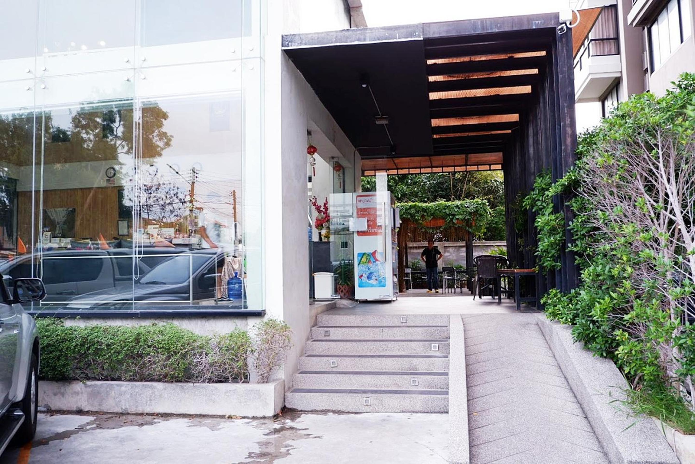 Izen Plus Budget Hotel & Residences 3/57