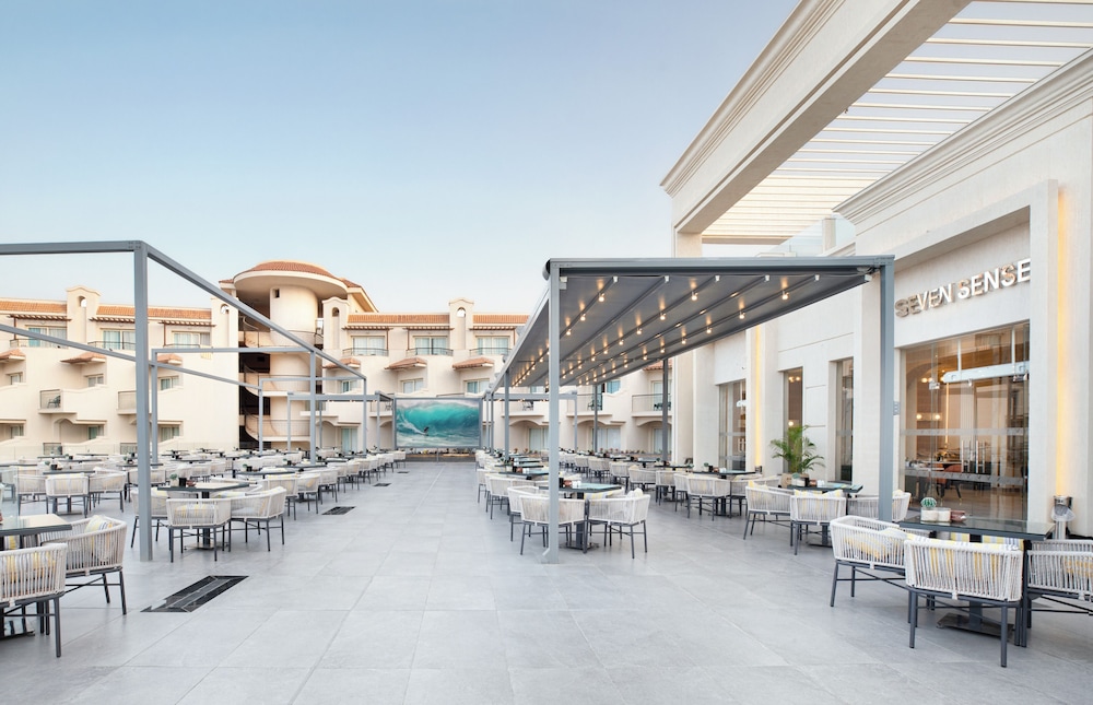 THE V Luxury Resort Sahl Hasheesh 40/50