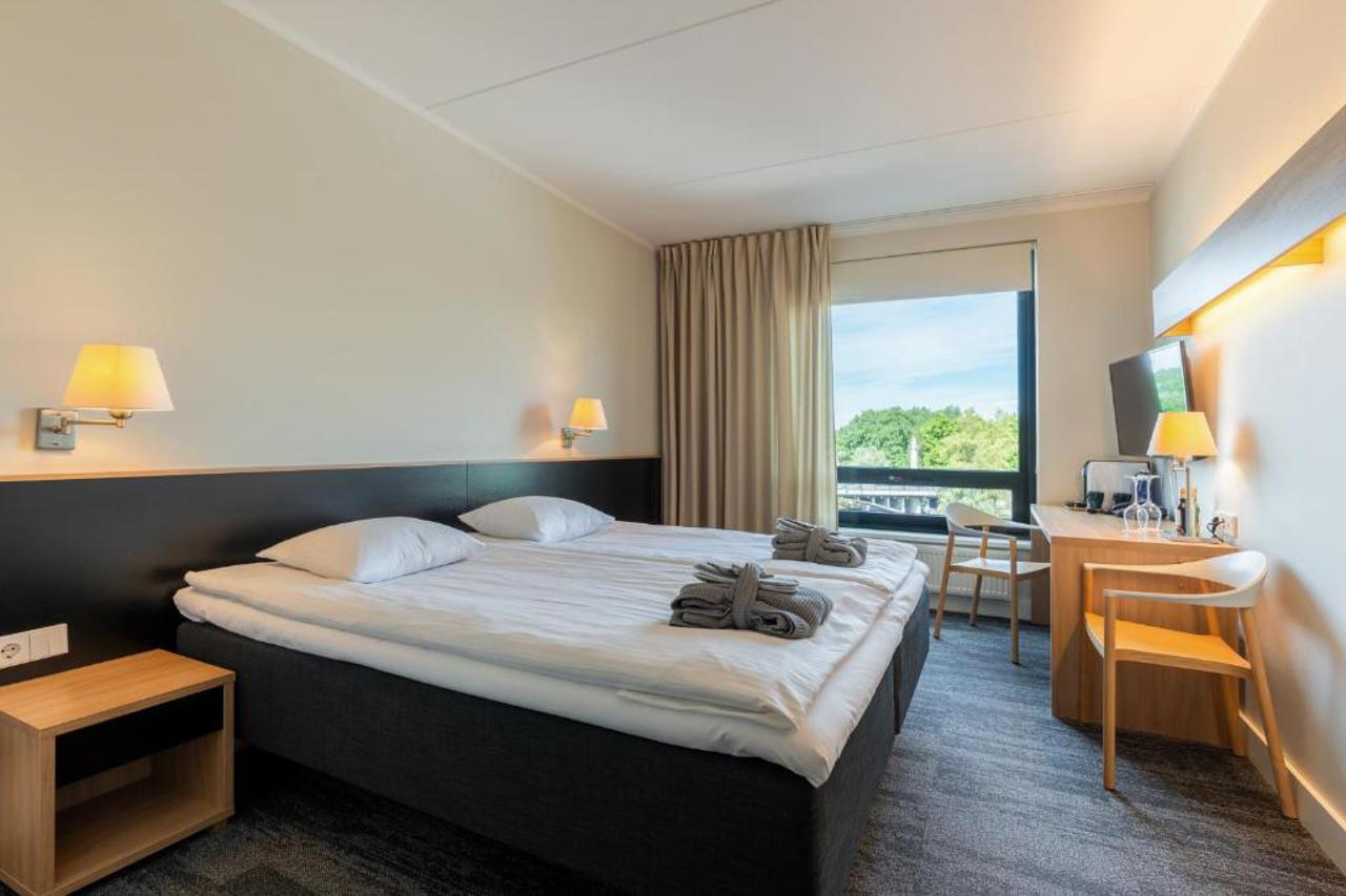 Dorpat Hotel 15/66