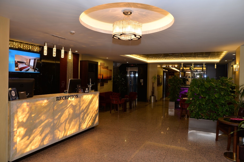 Golden Siyav Hotel 6/75