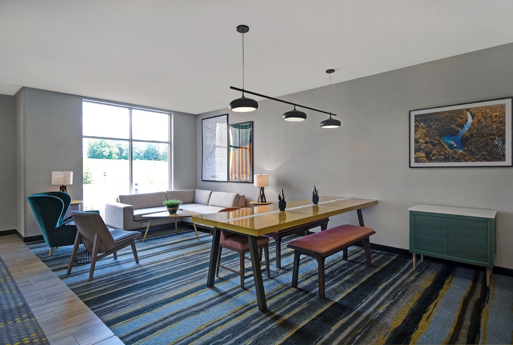 Holiday Inn Grand Rapids North 46/71