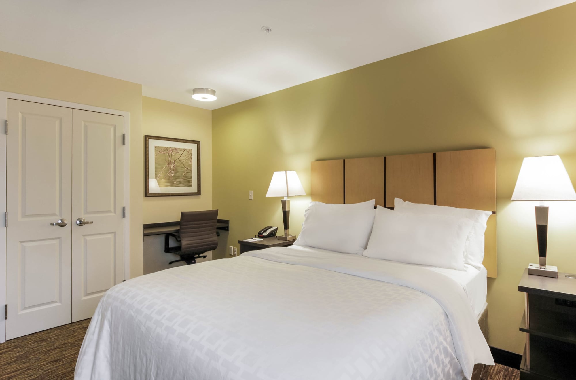 1 Bedroom, Suite, Queen Bed, Sofa