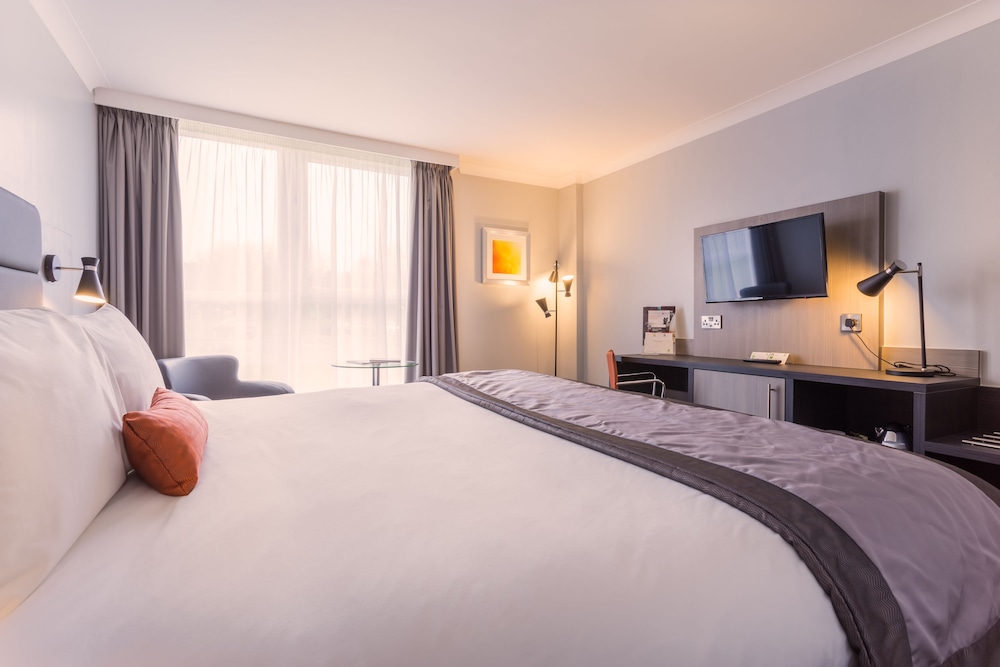 Holiday Inn Newcastle Gosforth Park By IHG 18/76