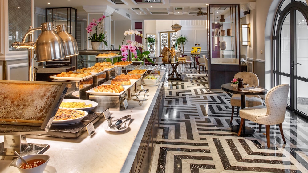 restaurant cafeteria