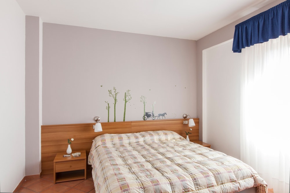 Piccolo Hotel Aurora 16/60