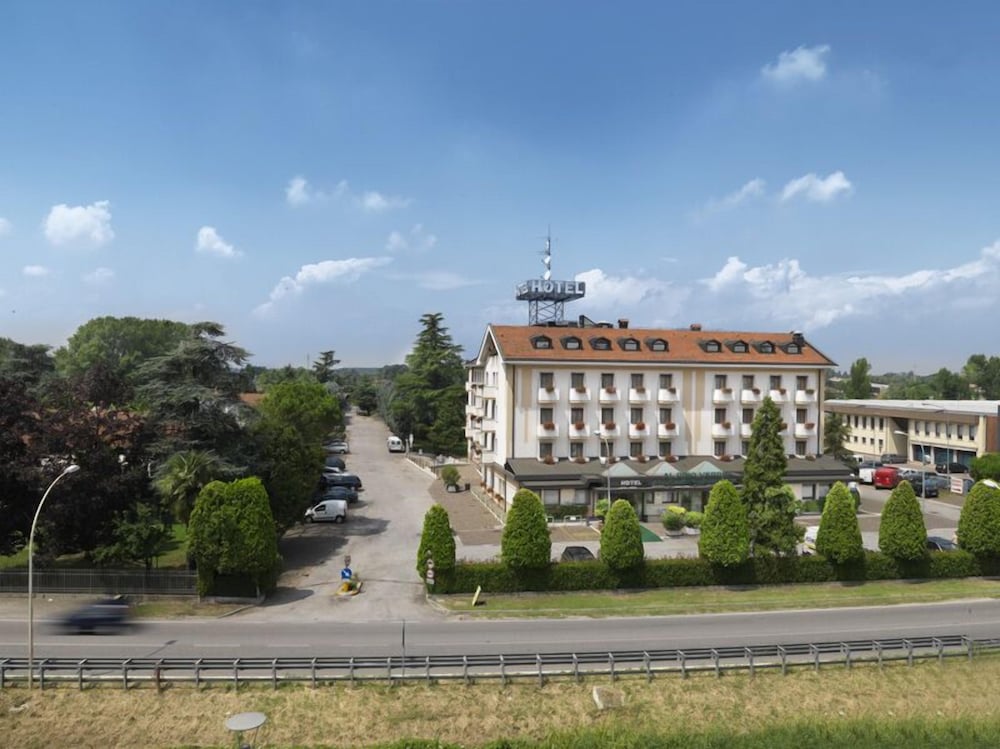 Hotel Al Pino Verde 4/27