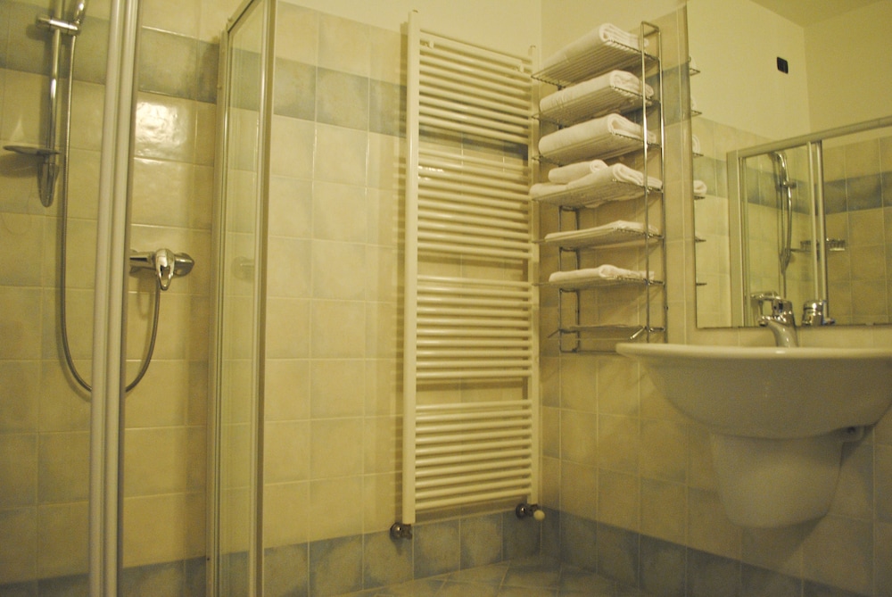 International Hotel Iseo 24/24