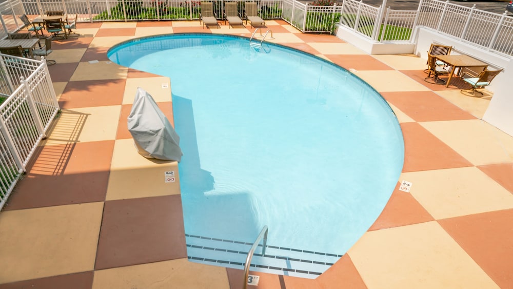 Holiday Inn Express And Suites Pigeon Forge Sevierville 19/49