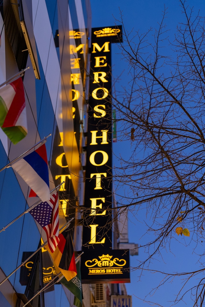 Meros Hotel 5/52