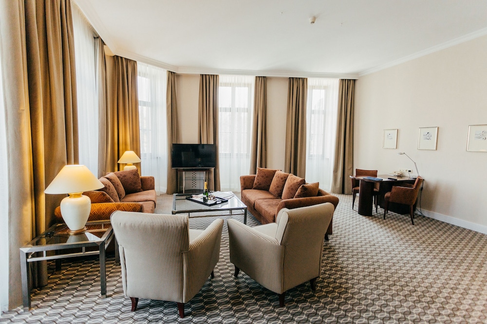 Radisson Blu Carlton 47/73
