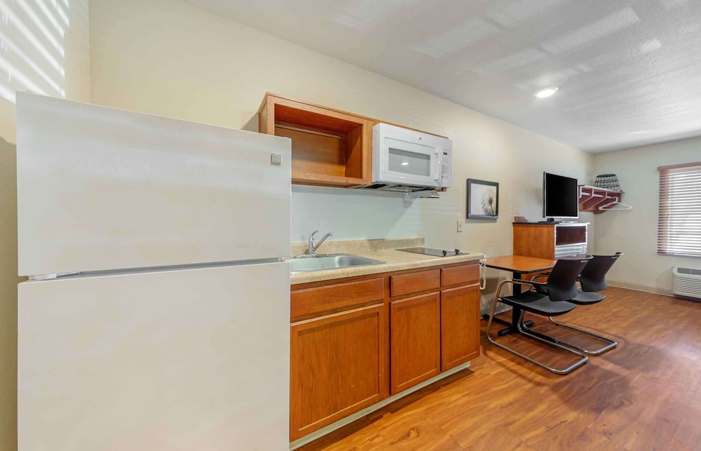 Extended Stay America Select Suites - Fort Lauderdale - Airport - West 11/51