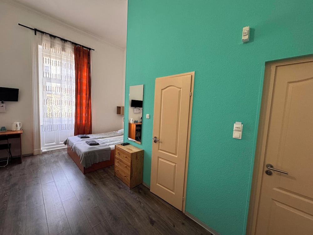 Omega Guesthouse Budapest 24/50