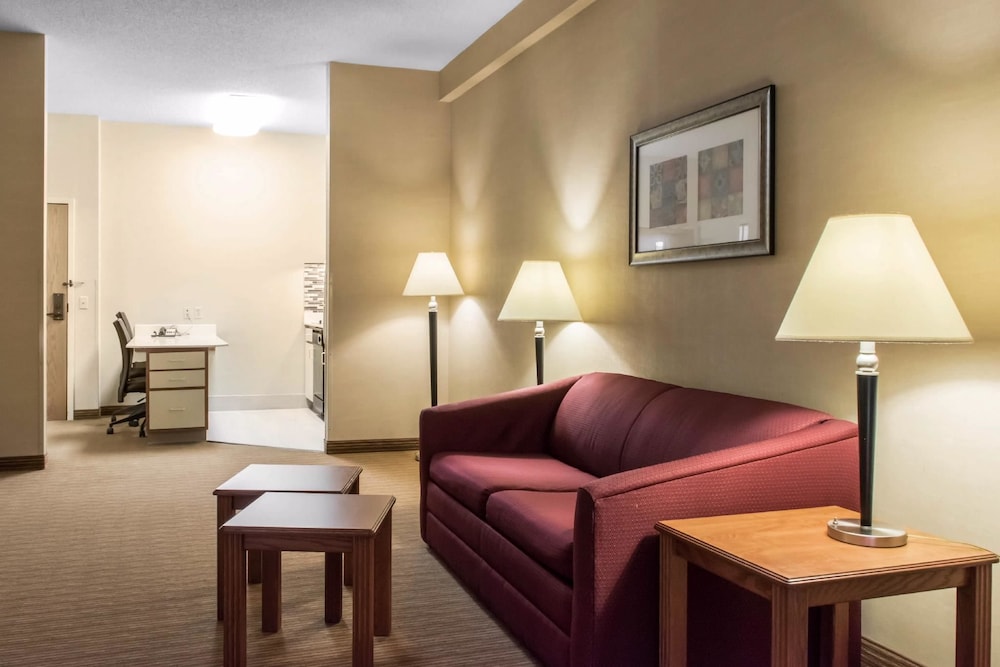 MainStay Suites of Lancaster County 29/42