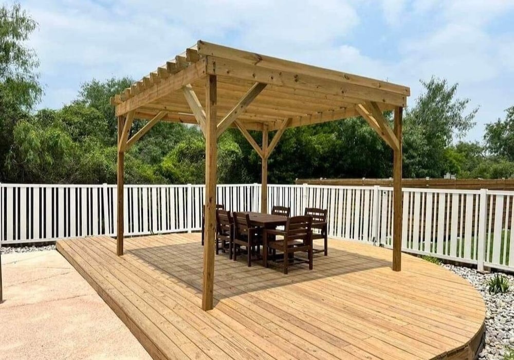 Country Inn & Suites by Radisson Harlingen, TX 59/67