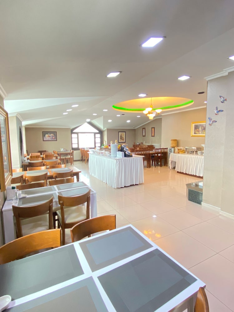 Kent Ani Hotel 24/33