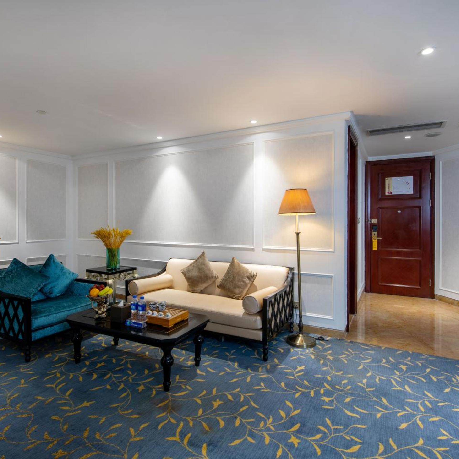 Yinquan Hotel 37/46