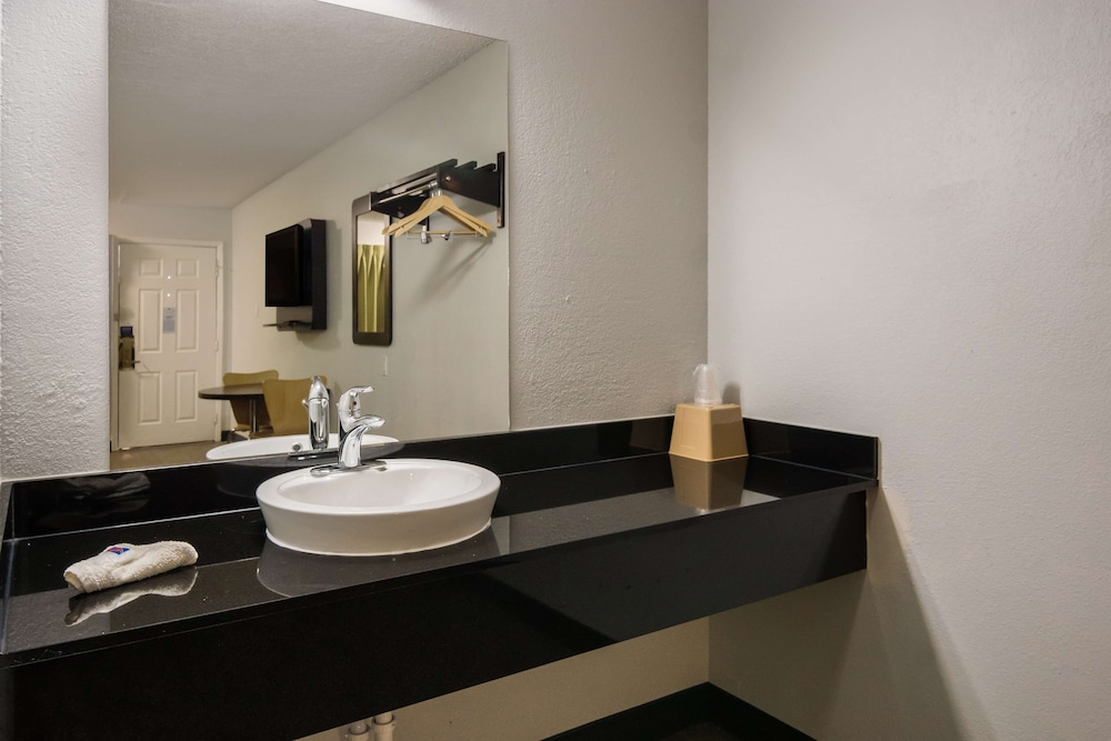 غرفة ديلوكس بسريرين مزدوجين للمدخنين، Motel6 Irving, TX - Loop 12 7/8