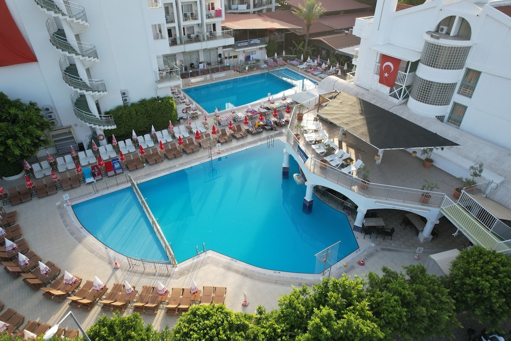 Club Atrium 43/49