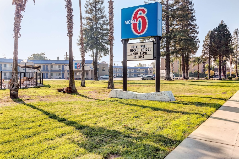 Motel6 Visalia, CA 47/50