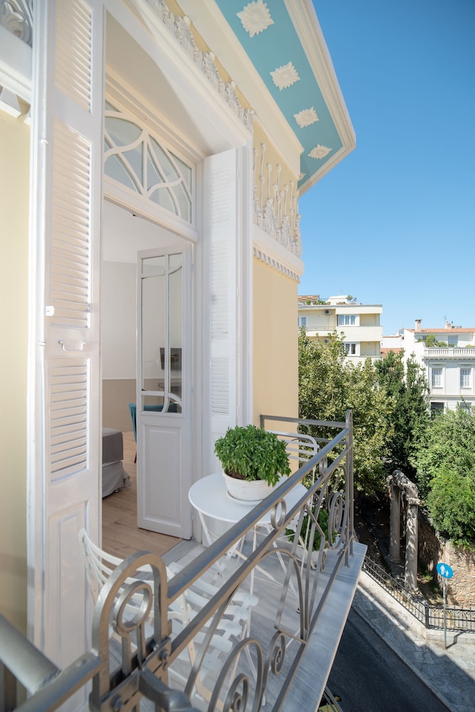 Plaka Arch Suites 23/41