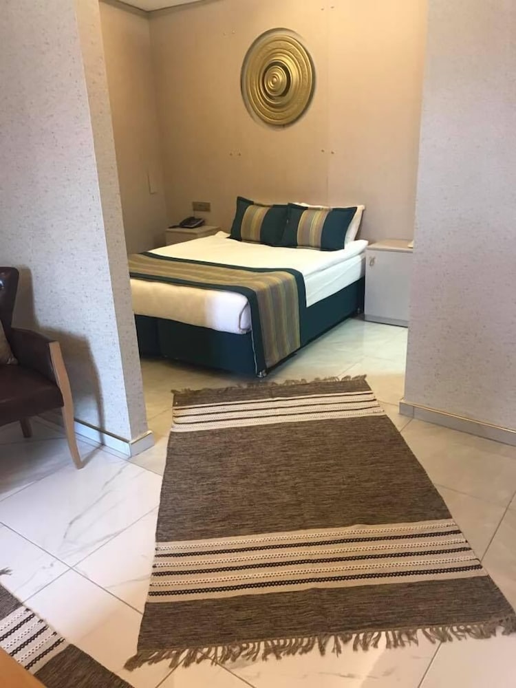 Nun Otel 24/50