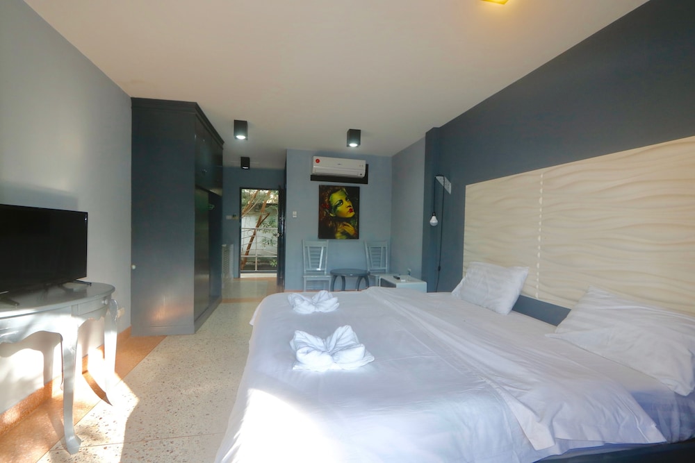 Momento Resort 32/78