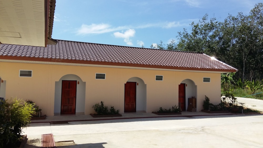 Banana Resort Sadao 4/50