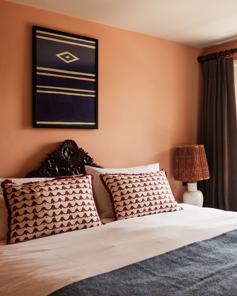Pembroke Arms 11/50