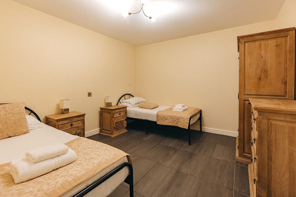 Netley Hall 22/50
