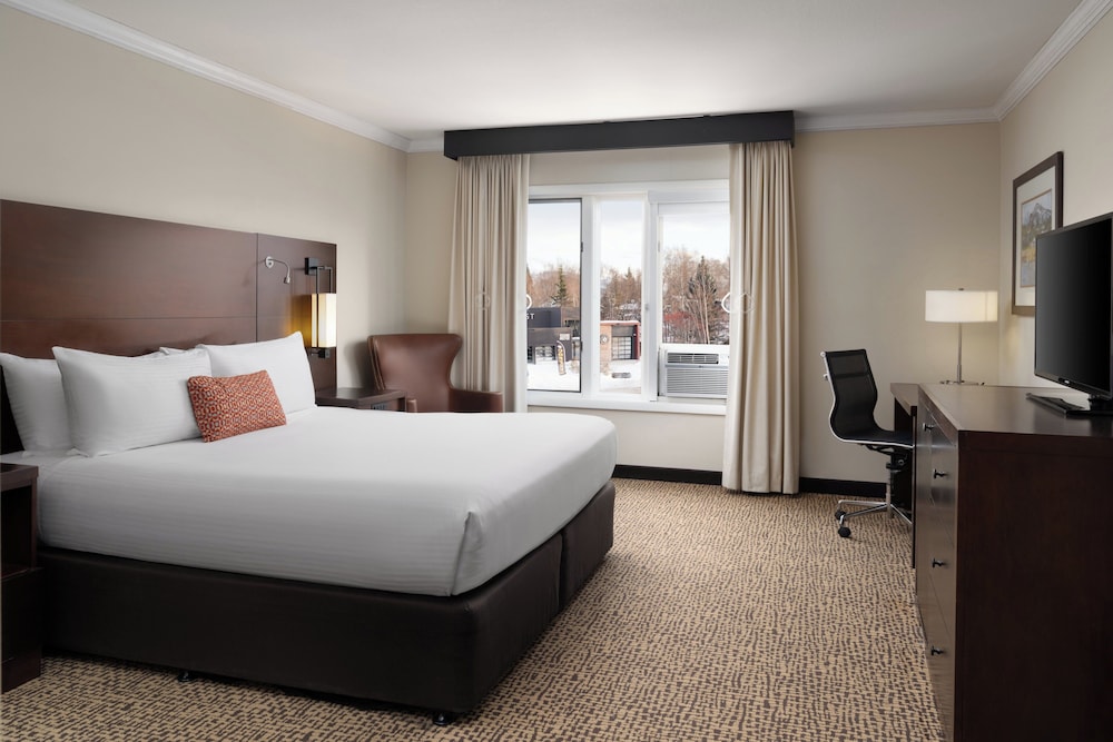 DELUXE, KING BED, ACCESSIBLE