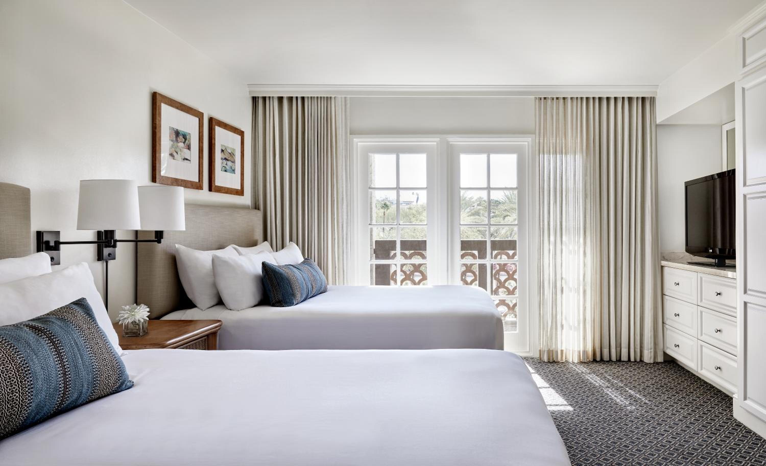 Suite, 2 Queen Beds, Golf Course View, Sofa