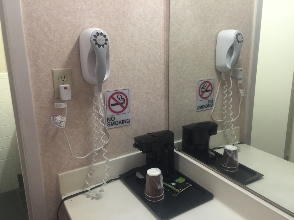 Americas Best Value Inn Suites Boise 25/37