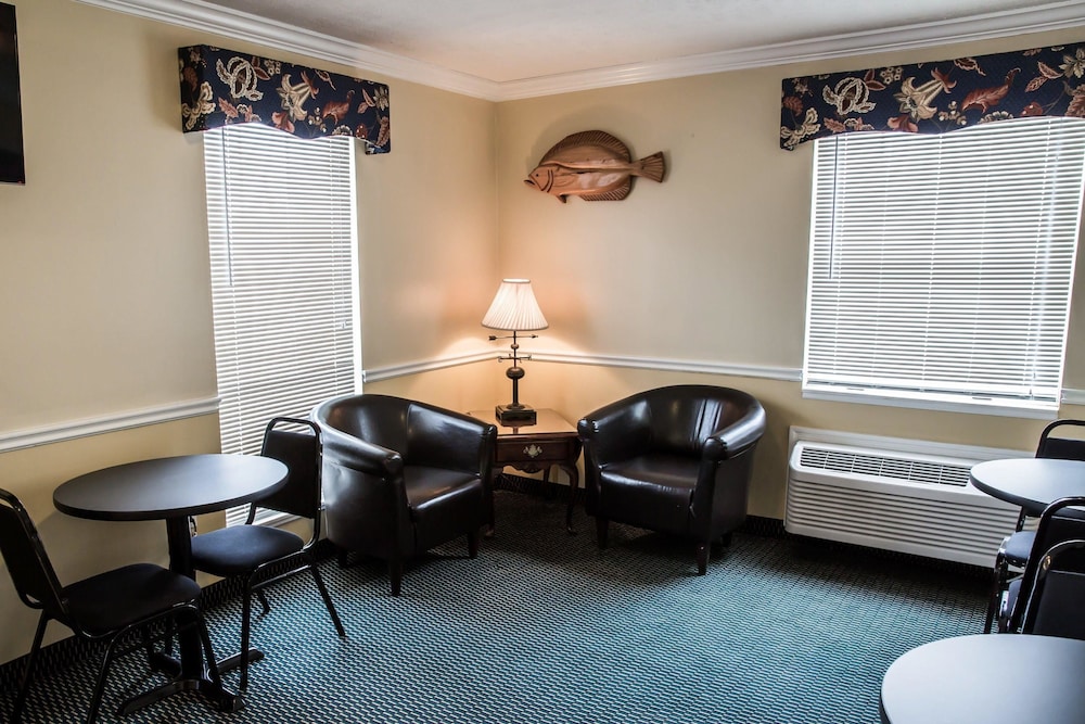 Econo Lodge Crystal Coast 21/32