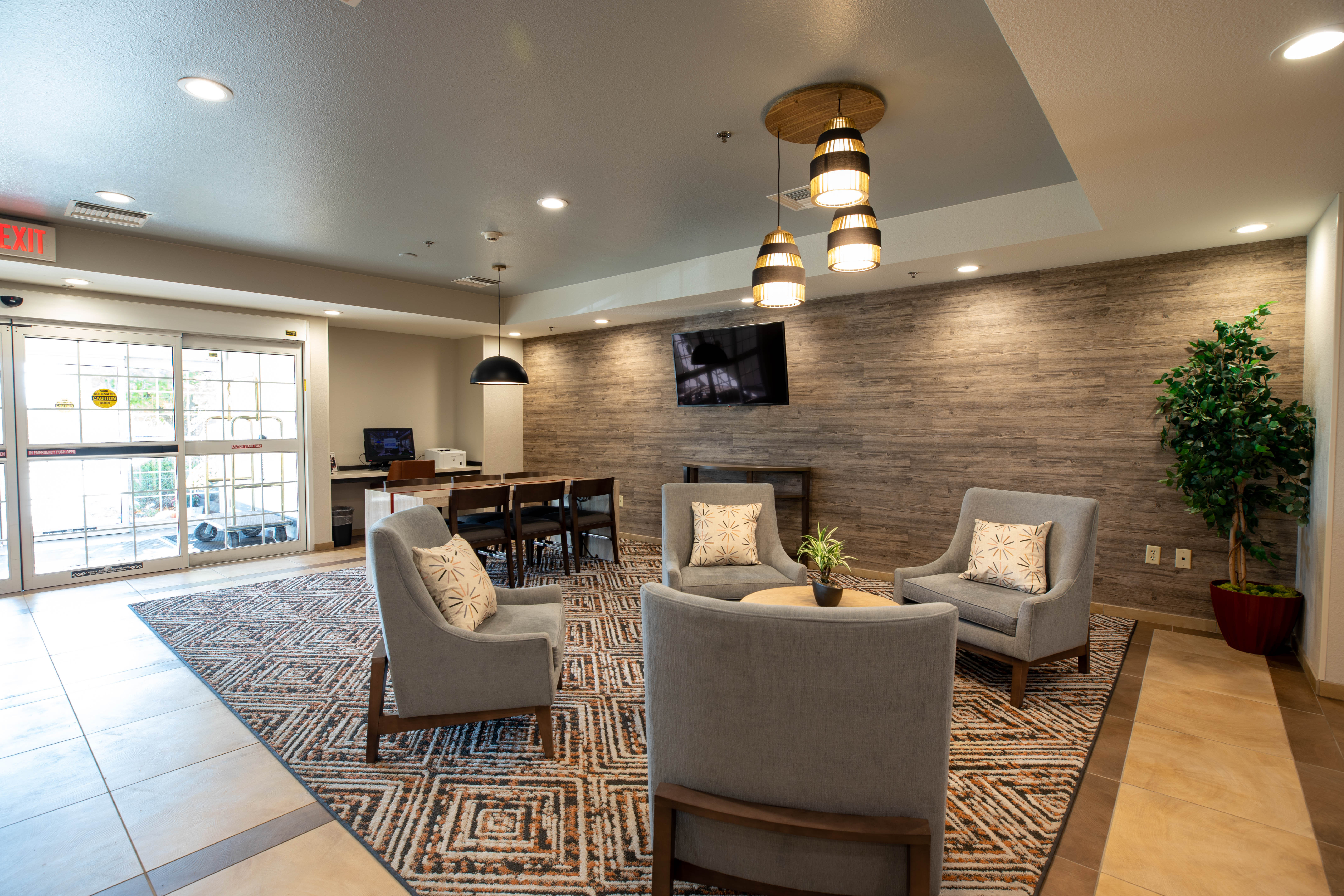 Candlewood Suites St. Joseph 42/54