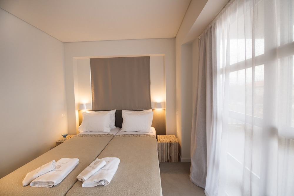 Suite, Pool View