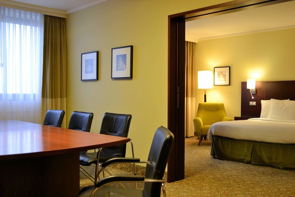 Courtyard By Marriott Seestern 6/43