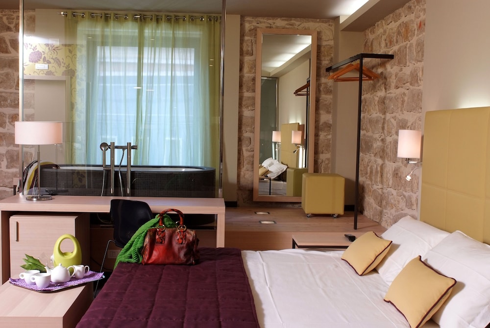 EL HOMS PALACE 48/71